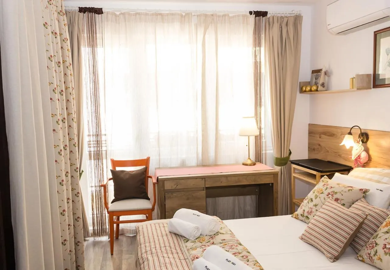 Rustic Interior In A Modern 2-Bedroom Apartment Varna 0*,