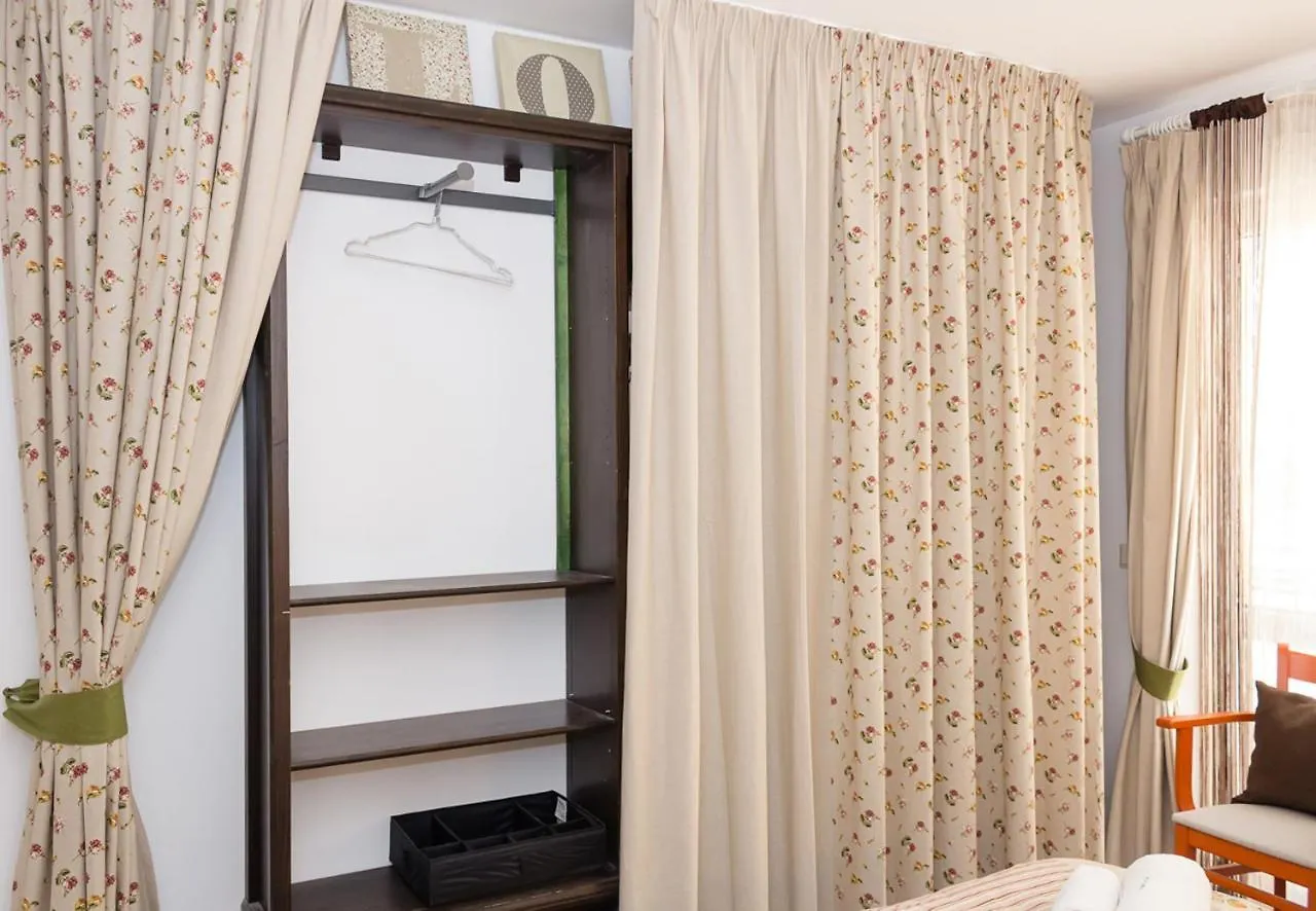 Rustic Interior In A Modern 2-Bedroom Apartment Varna 0*,